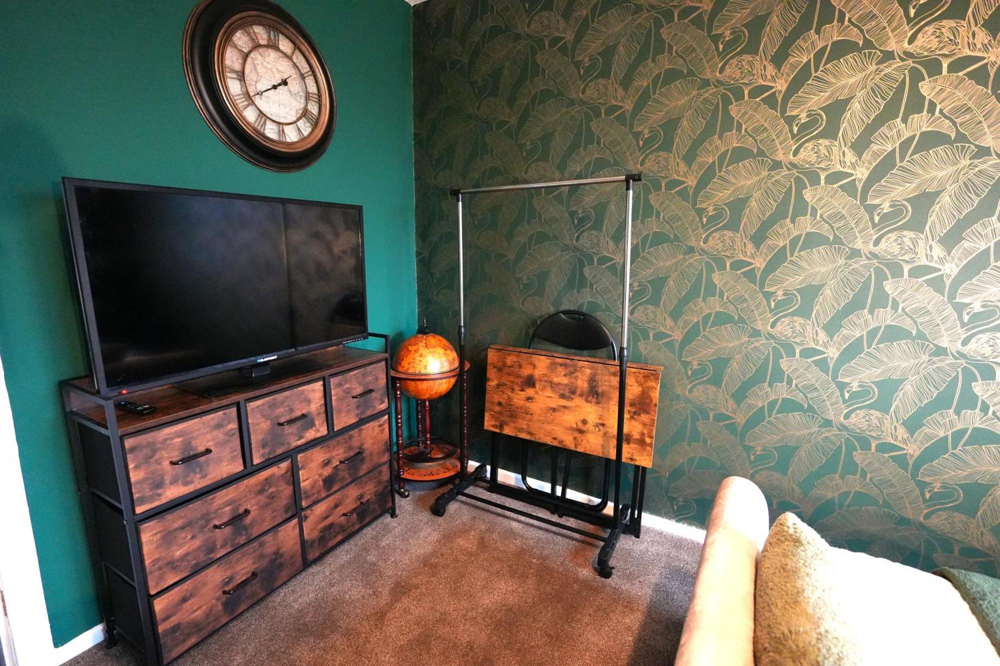Detached Homestay - Super, King & Double Rooms - Leyland, Preston, Chorley, Lancashire Bagian luar foto