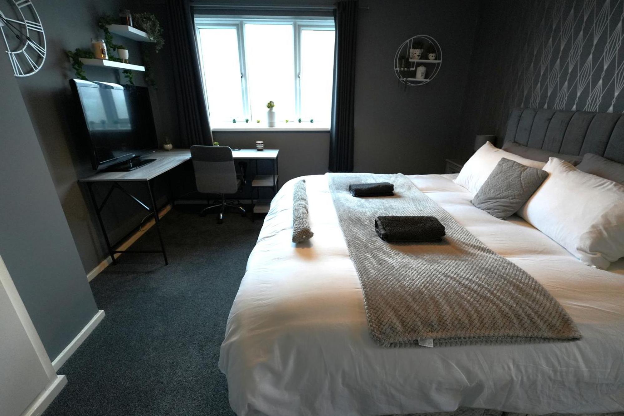 Detached Homestay - Super, King & Double Rooms - Leyland, Preston, Chorley, Lancashire Bagian luar foto