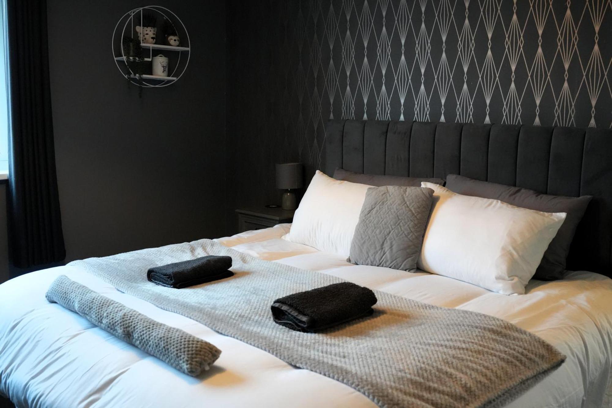 Detached Homestay - Super, King & Double Rooms - Leyland, Preston, Chorley, Lancashire Bagian luar foto