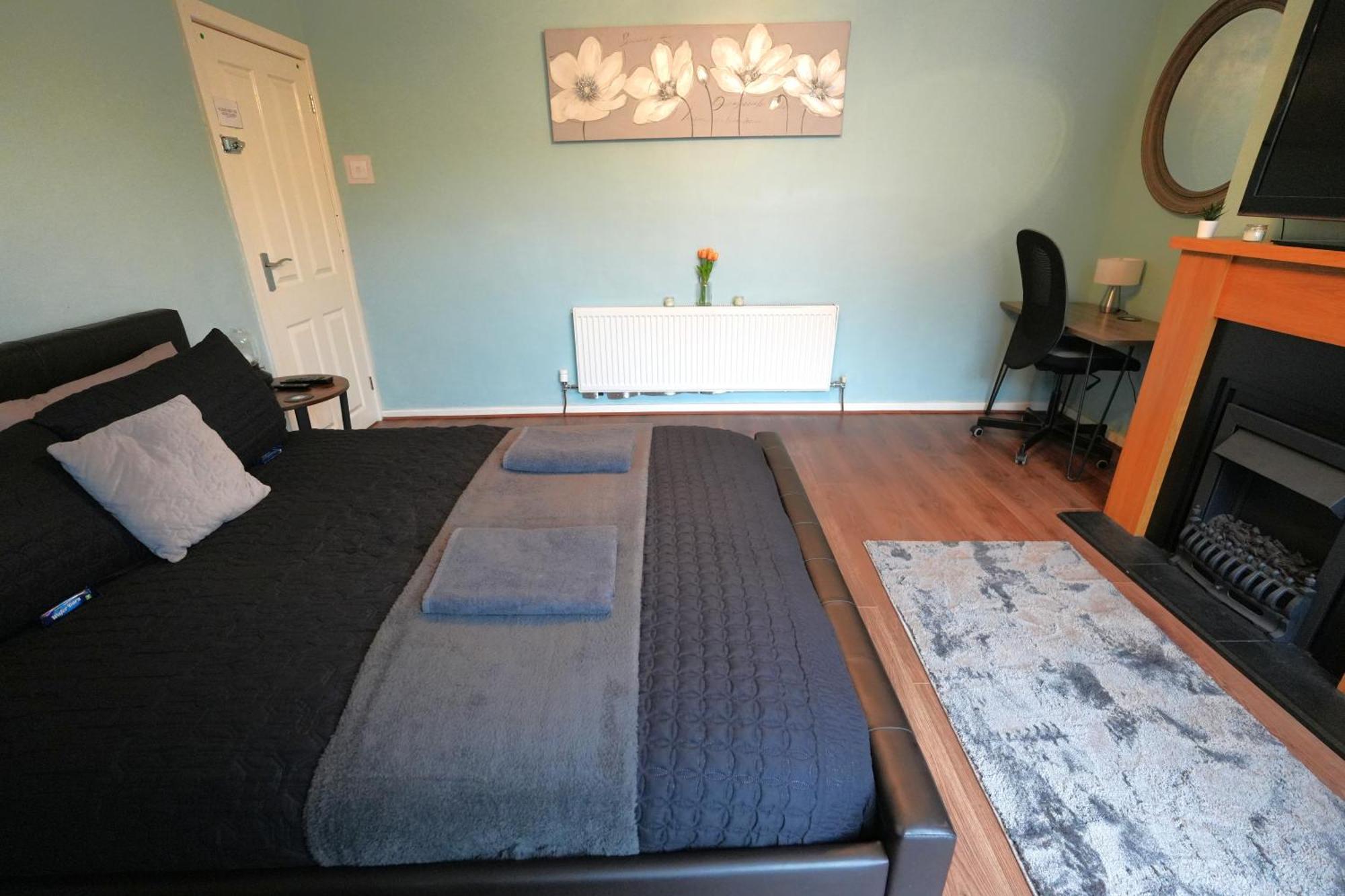 Detached Homestay - Super, King & Double Rooms - Leyland, Preston, Chorley, Lancashire Bagian luar foto