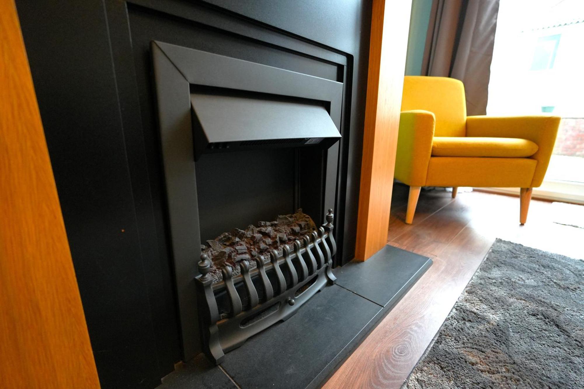 Detached Homestay - Super, King & Double Rooms - Leyland, Preston, Chorley, Lancashire Bagian luar foto