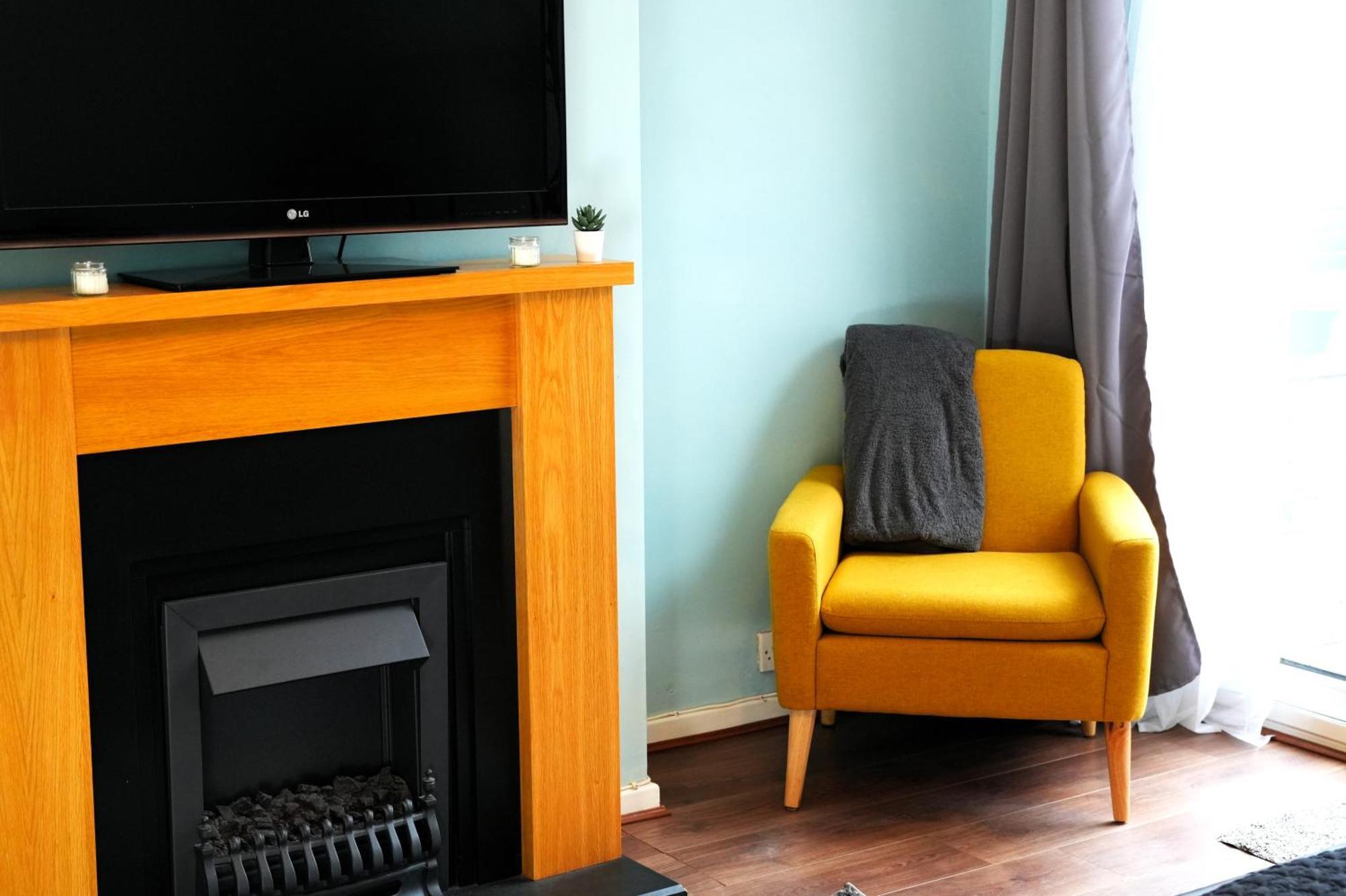 Detached Homestay - Super, King & Double Rooms - Leyland, Preston, Chorley, Lancashire Bagian luar foto